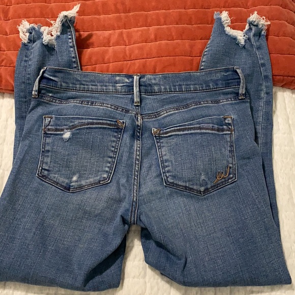 Express distressed jeans, size 8 - Picture 3 of 5